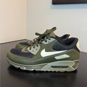 Nike Air Max 90 Essential Cargo Khaki